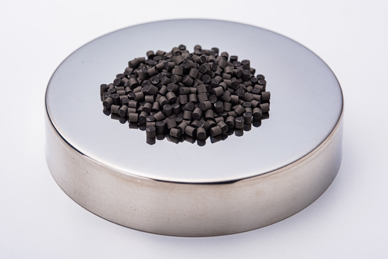 Photo：Magnetic compound for injection molding
